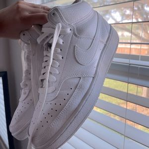 UNISEX NIKE COURT VISION MID